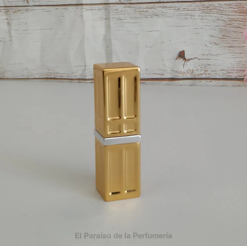 Elizabeth Arden Beautiful Color Moisturizing Lipstick - 41 Bold Red Matte - Barra de labios
