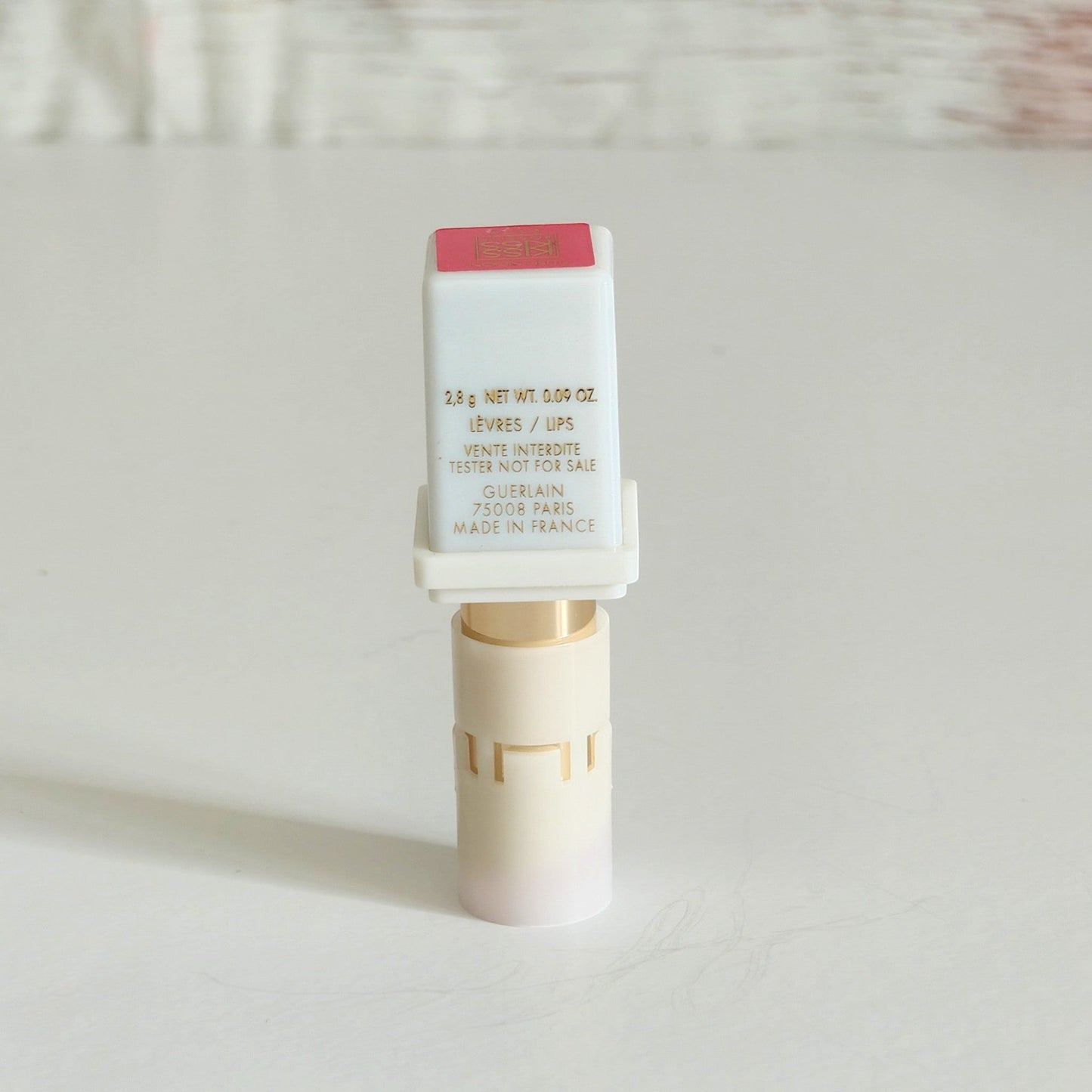 KissKiss Roselip 375 Flush Noon: Color natural y labios suaves - Barra de labios