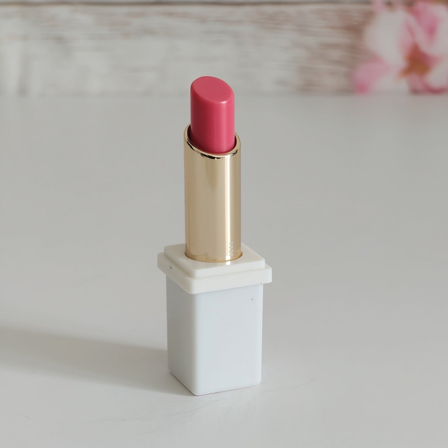 KissKiss Roselip 375 Flush Noon: Color natural y labios suaves - Barra de labios