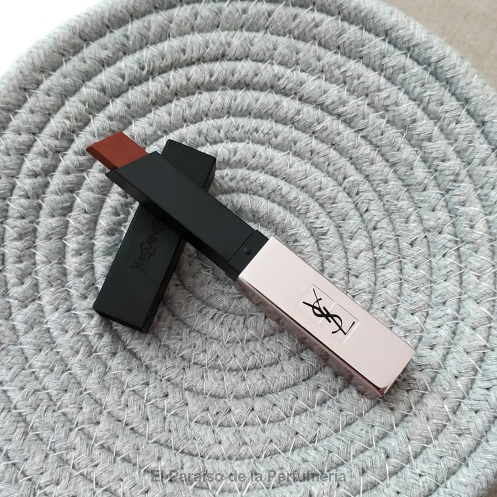 Rouge Pur Couture The Slim Glow Matte - 214 Illicit Orange - Barra de Labios - Barra de labios