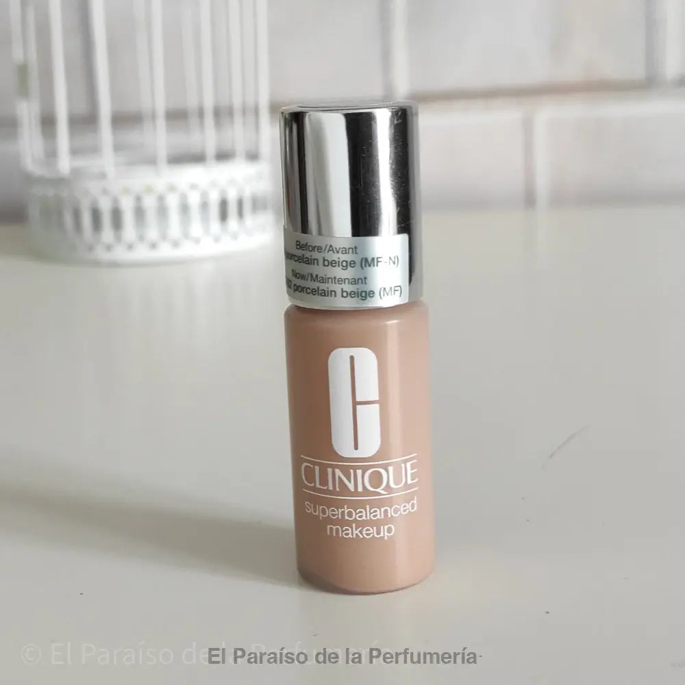 Superbalanced - CN 62 Porcelain Beige - Base de Maquillaje 7 ml - base de maquillaje