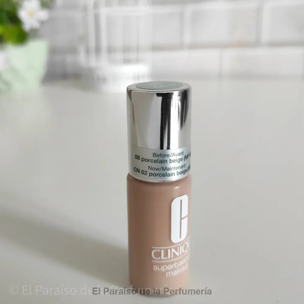 Superbalanced - CN 62 Porcelain Beige - Base de Maquillaje 7 ml - base de maquillaje