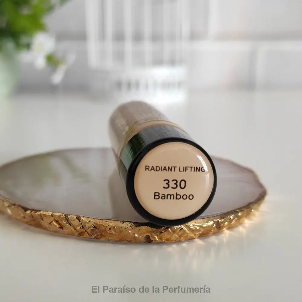 Synchro Skin Radiant Lifting #330 Bamboo 10 ml - base de maquillaje