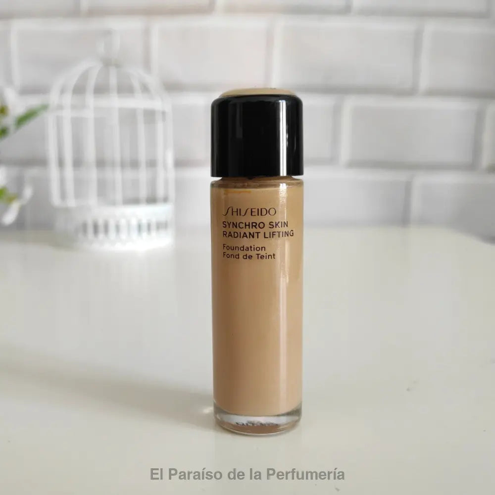 Synchro Skin Radiant Lifting #330 Bamboo 10 ml - base de maquillaje