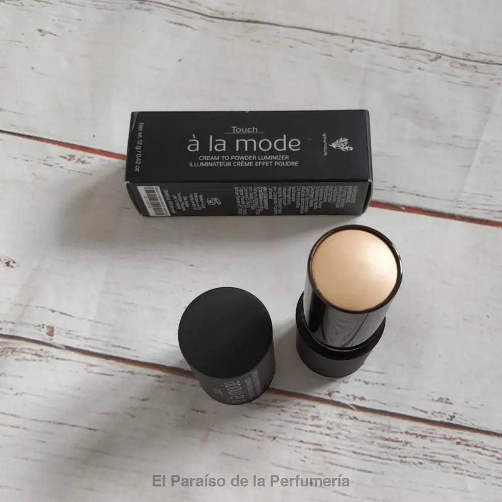 Touch à la Mode - Cream to Powder Luminizer - Benevolent - Iluminador en Barra - iluminador