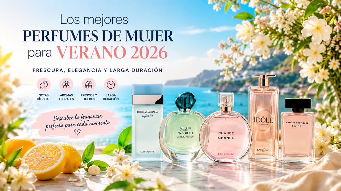 Perfumes de mujer para verano 2026 con fragancias frescas, florales y de larga duración sobre un fondo veraniego junto al mar.