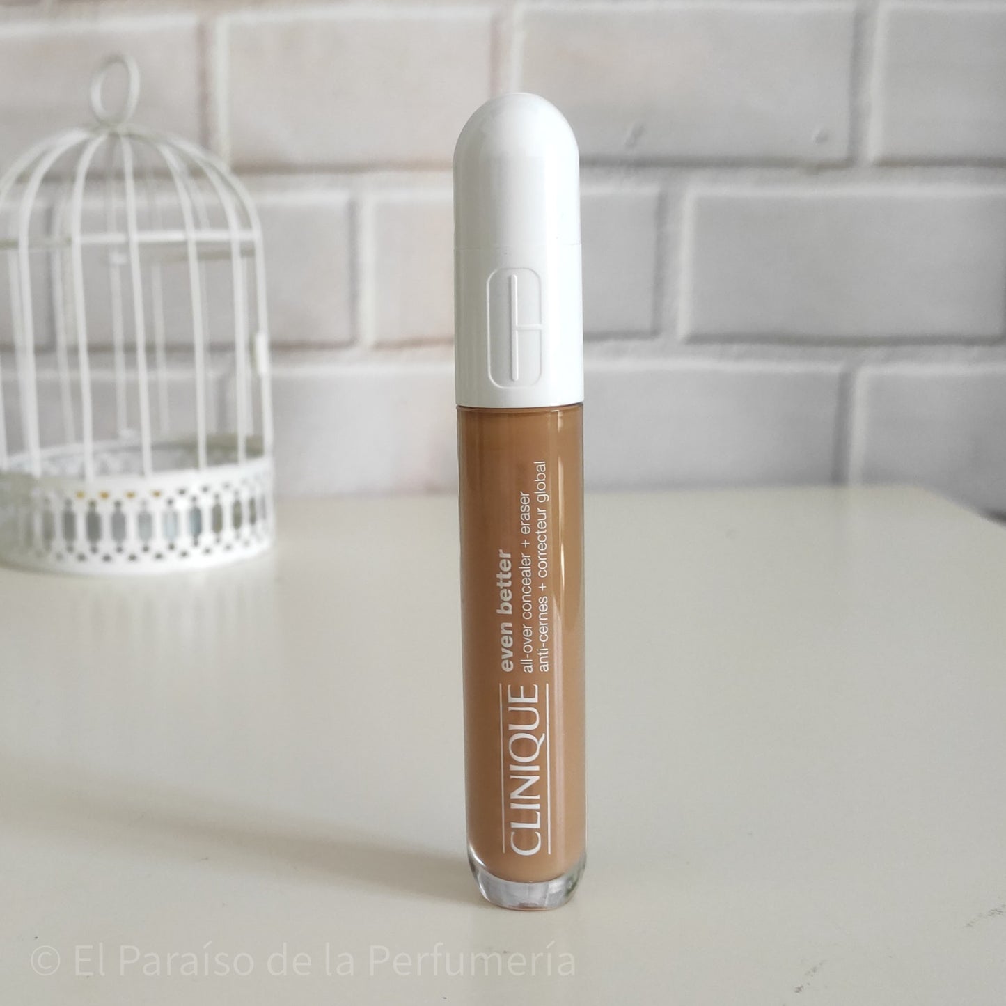 Even Better All Over Concealer + Eraser CN 90 Sand: High coverage concealer