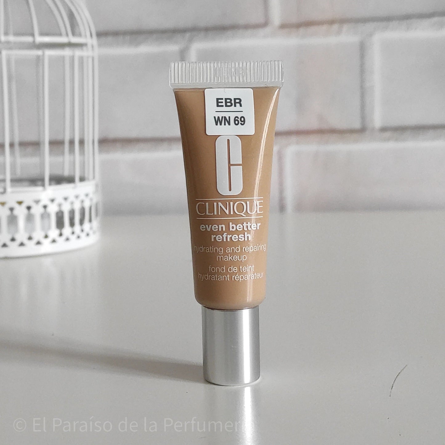 Even Better Refresh - WN 69 Cardamon - Base de Maquillaje Hidratante