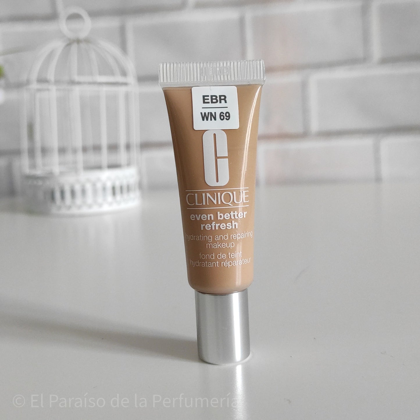 Even Better Refresh - WN 69 Cardamon - Base de Maquillaje Hidratante