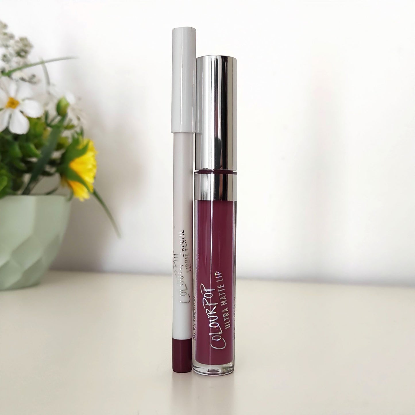 Labial Mate y Lápiz Delineador DUO ULTRA MATTE - Are & Be: Labios Perfectos y Duraderos