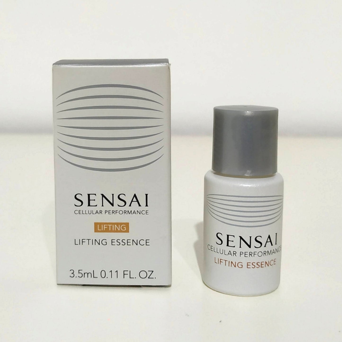 Cellular Performance Lifting Essence: Esencia Facial Antiedad para una Piel Firme