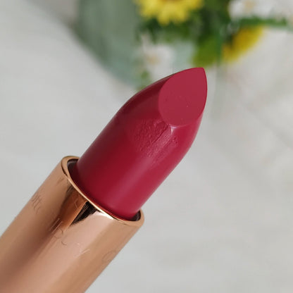 Charlotte Tilbury K.I.S.S.I.N.G Lipstick – Velvet Underground