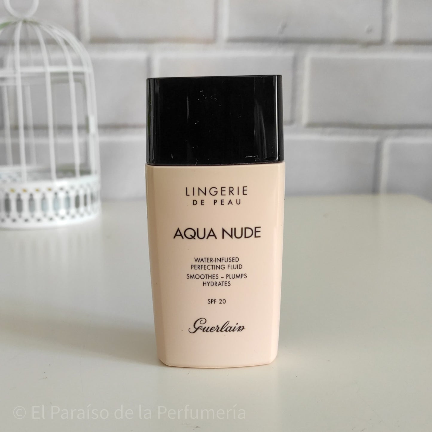 Lingerie de Peau Aqua Nude 00N - Base de maquillaje fluida ultraligera