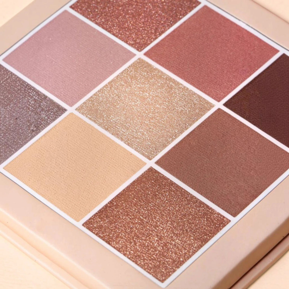 ASTRA MAKE-UP Pure Beauty Eyes Palette