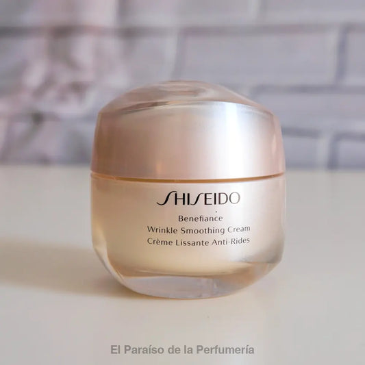 Benefiance Wrinkle Smoothing Day Cream: Juventud y Luminosidad para tu Piel (Caja Blanca) - Crema facial