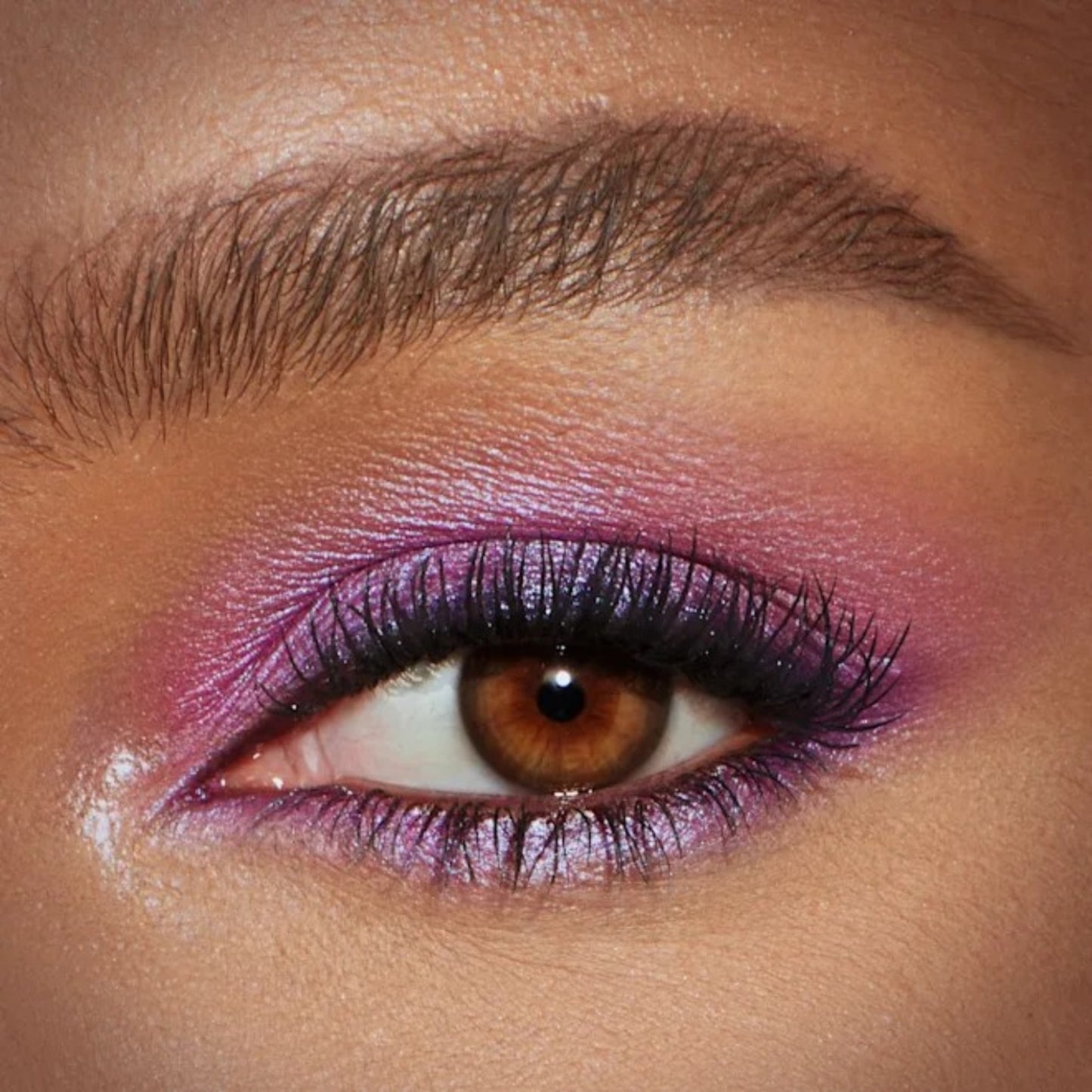 Hypnotising Pop Shots Pillow Talk Ultra Violet: Sombra de ojos violeta multidimensional