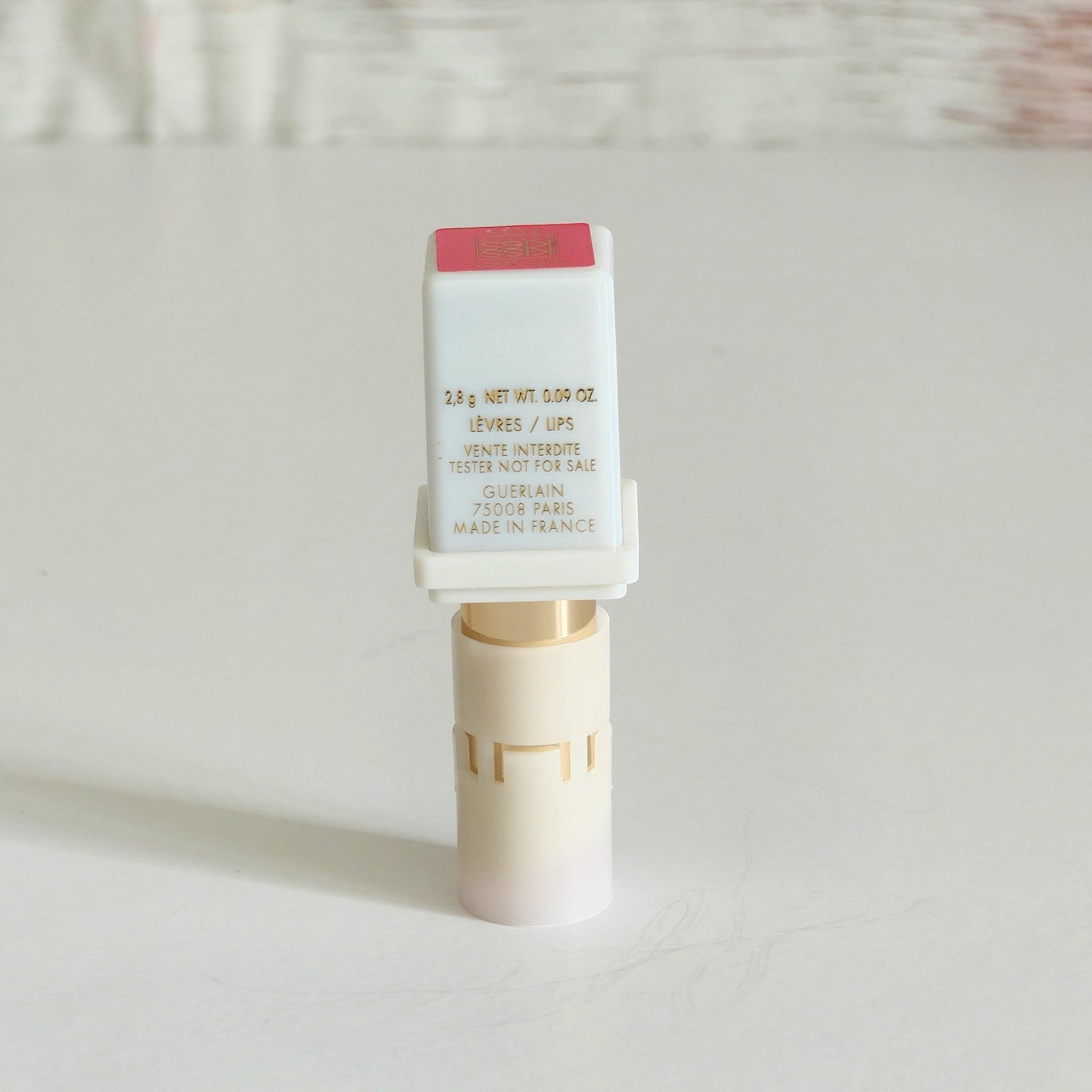 KissKiss Roselip 375 Flush Noon: Color natural y labios suaves - Barra de labios