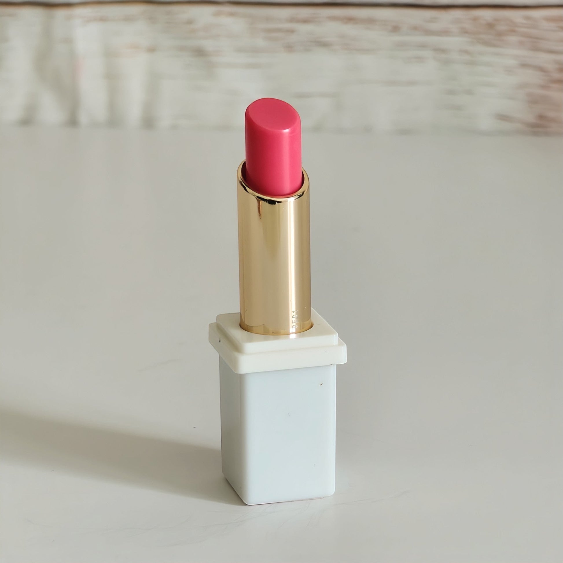 KissKiss Roselip 375 Flush Noon: Color natural y labios suaves - Barra de labios