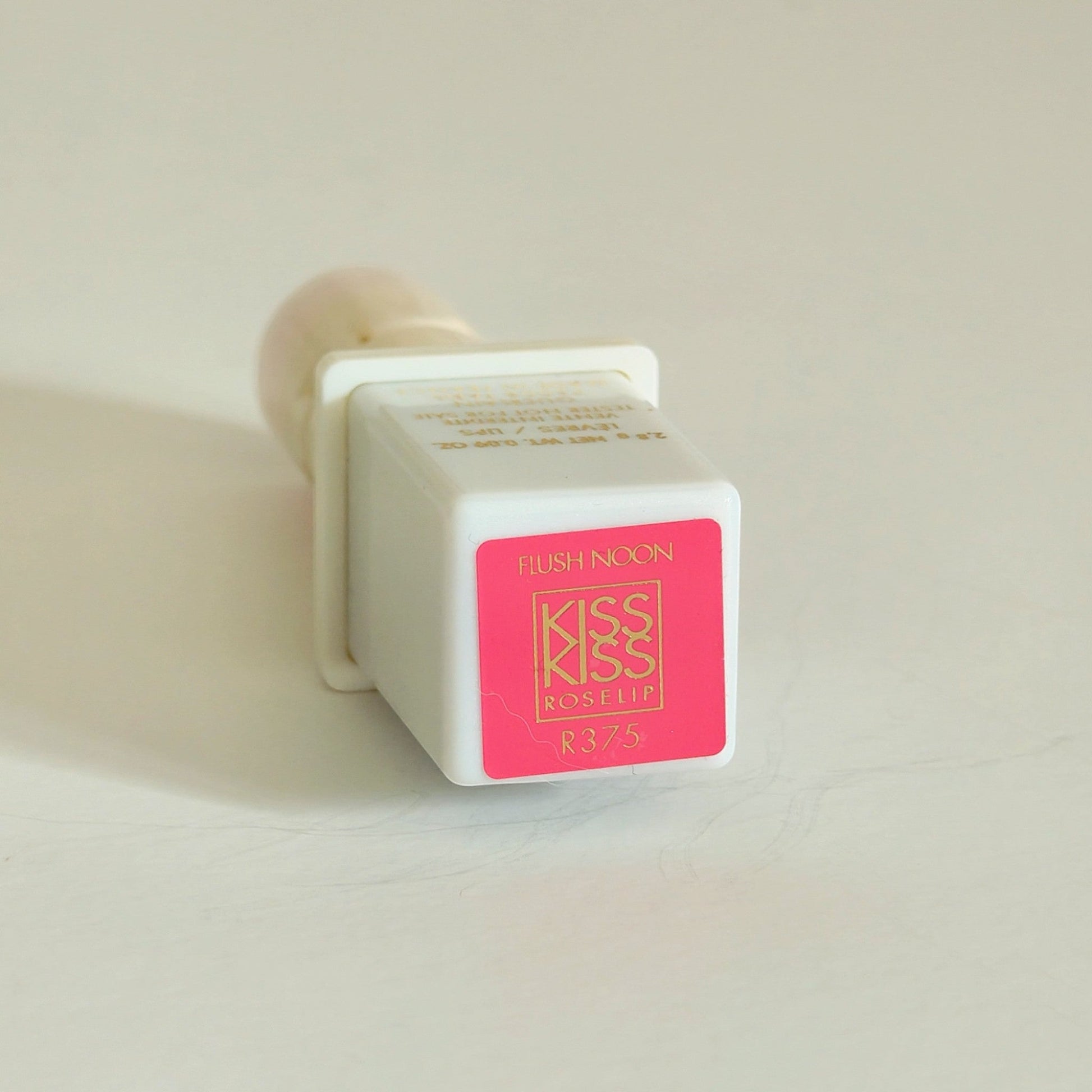 KissKiss Roselip 375 Flush Noon: Color natural y labios suaves - Barra de labios