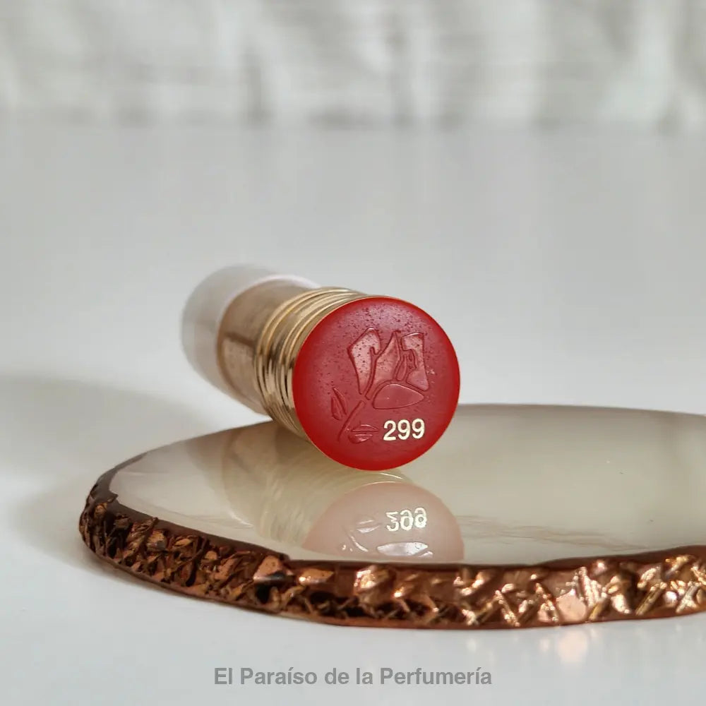 L’Absolu Rouge Intimatte 299 French Cashmere: Barra de labios mate sedosa (Punta Dañada) - Barra de labios