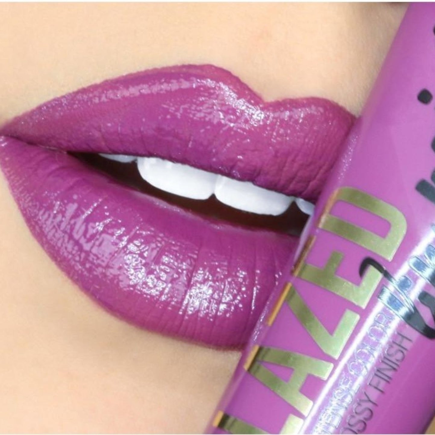 Glasierte Lippenfarbe – Daring – Glänzender flüssiger Lippenstift