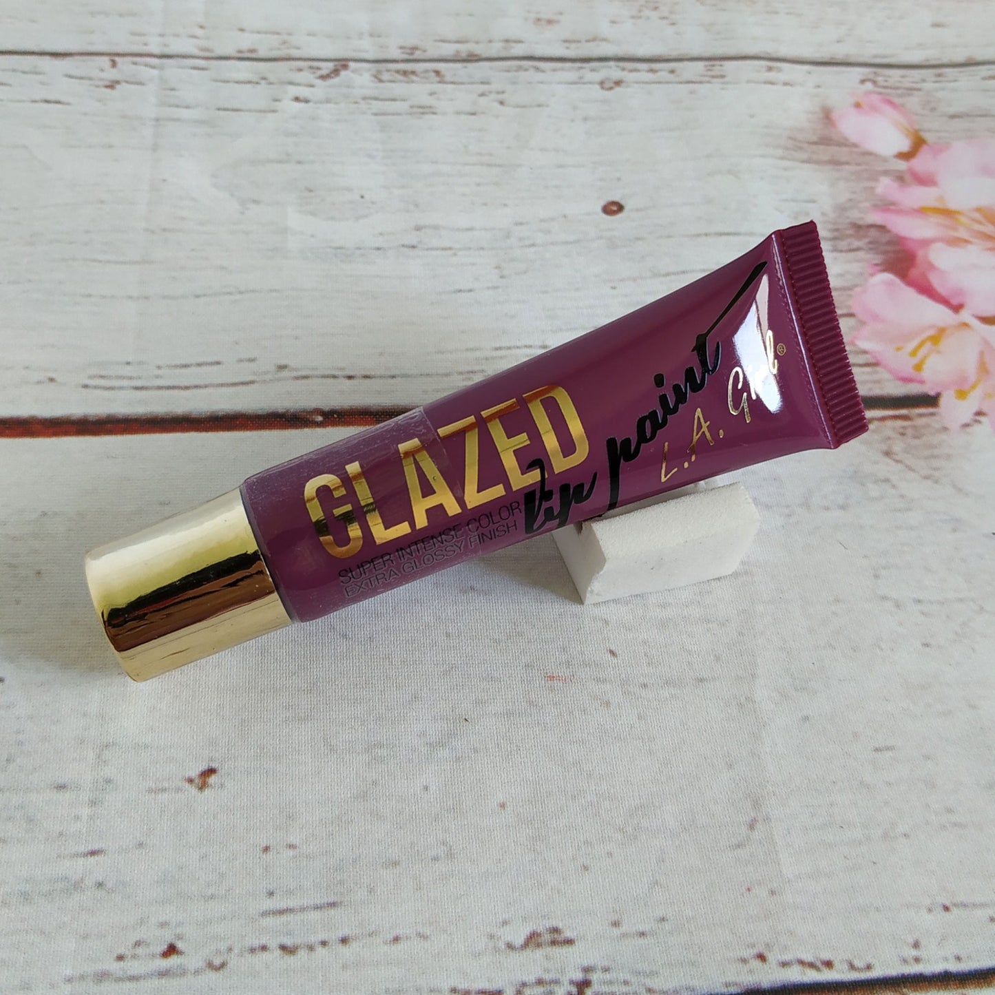 Glasierte Lippenfarbe – Daring – Glänzender flüssiger Lippenstift