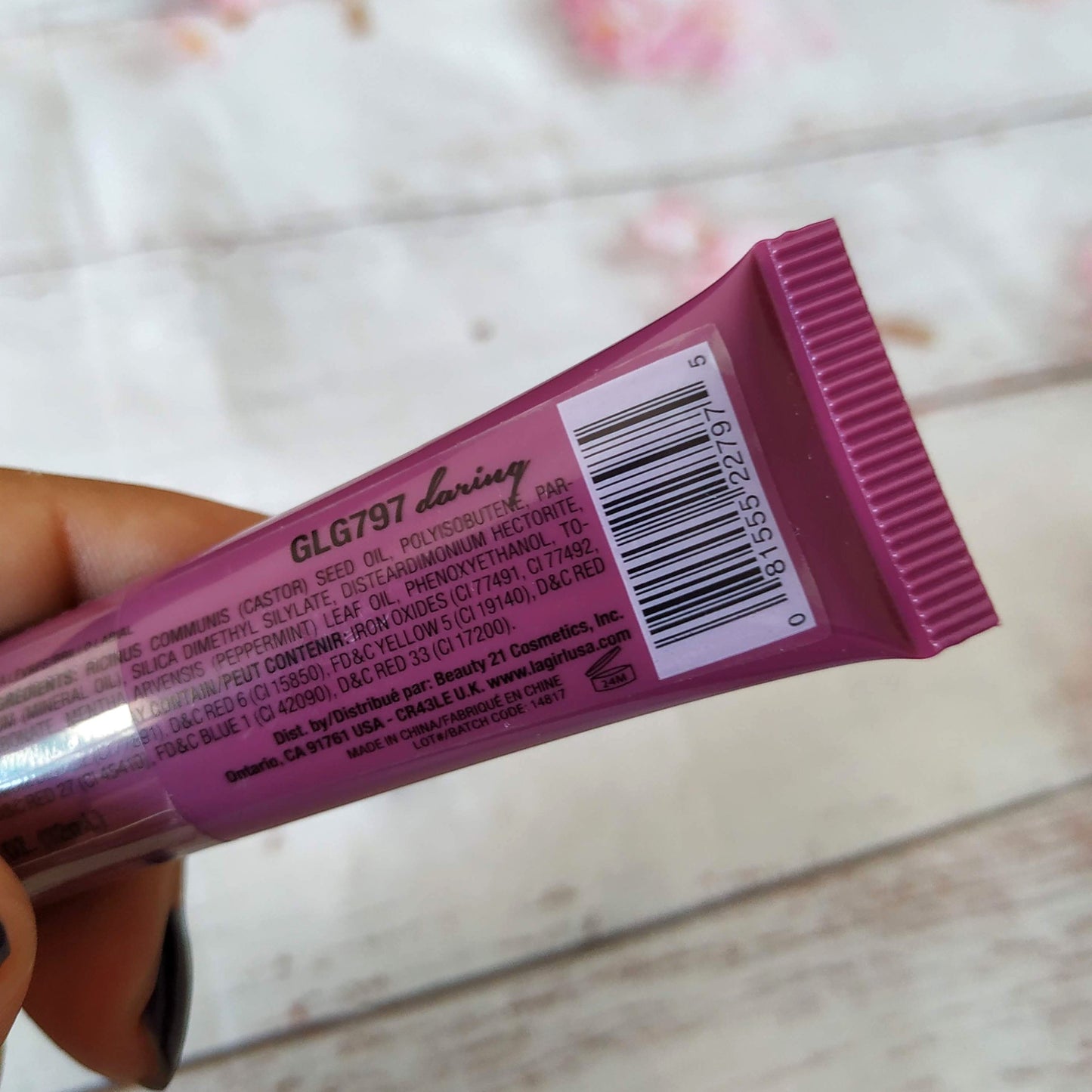 Glasierte Lippenfarbe – Daring – Glänzender flüssiger Lippenstift