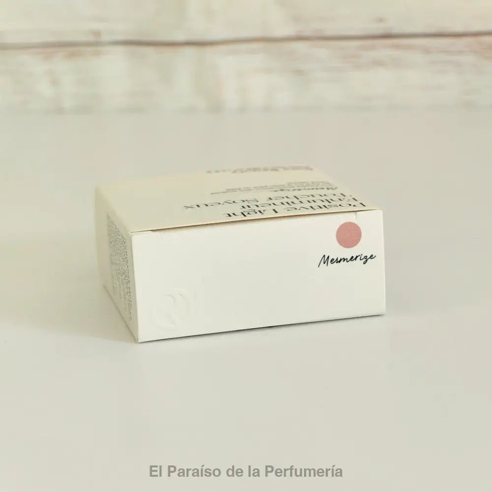 Positive Light Silky Touch Highlighter en tono Mesmerize – Luminosidad Seductora - iluminador