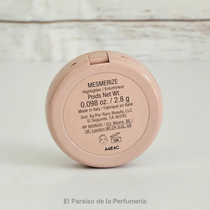 Positive Light Silky Touch Highlighter en tono Mesmerize – Luminosidad Seductora - iluminador