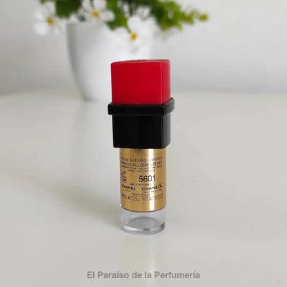 Rouge Allure Velvet - 57 Rouge Feu - Barra de Labios - Barra de labios