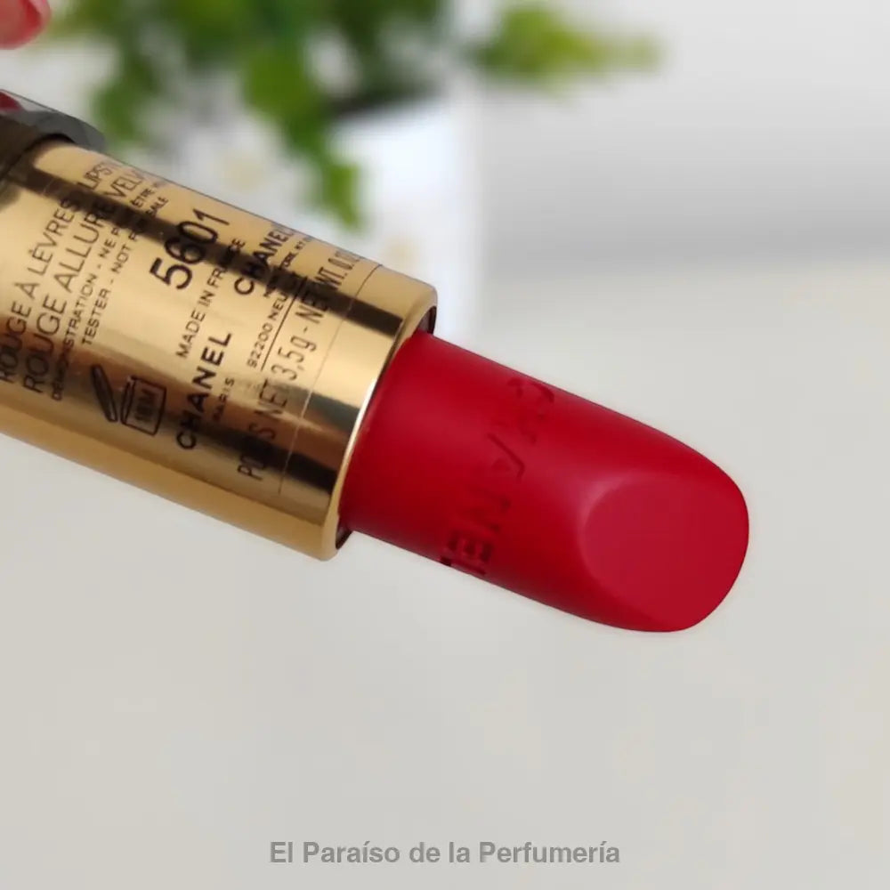 Rouge Allure Velvet - 57 Rouge Feu - Barra de Labios - Barra de labios
