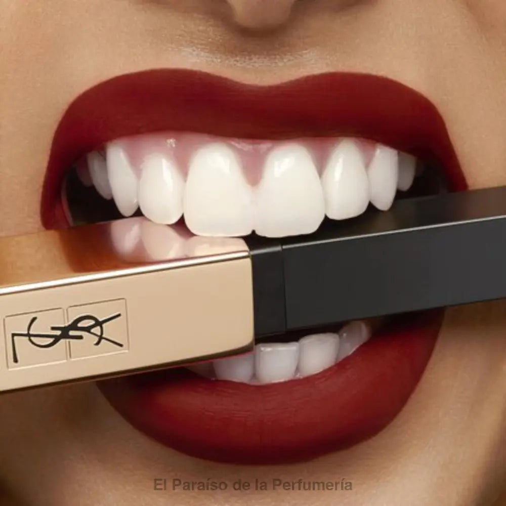 Rouge Pur Couture The Slim - 18 Reverse Red - Barra de Labios - Barra de labios
