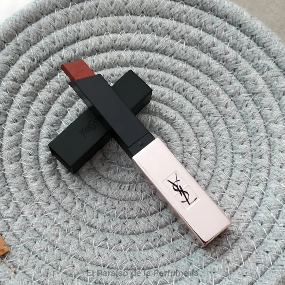 Rouge Pur Couture The Slim Glow Matte - 213 No Taboo Chili - Barra de Labios - Barra de labios