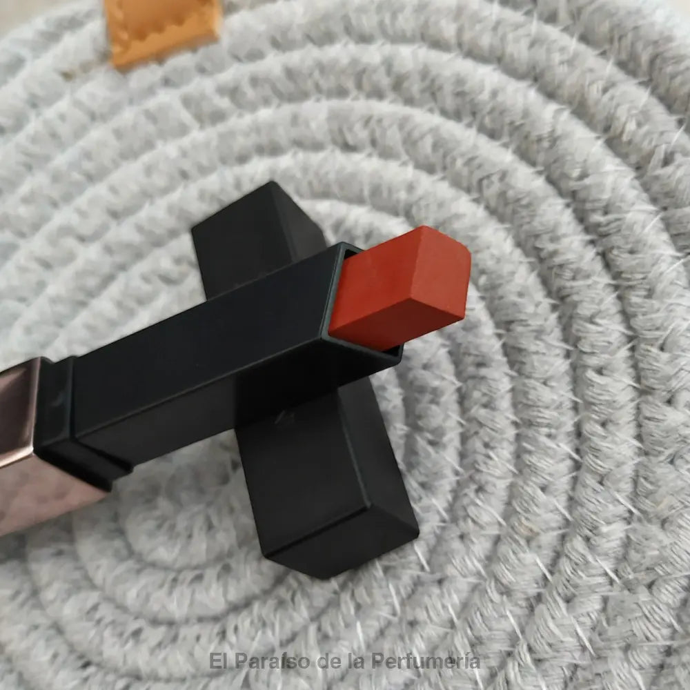 Rouge Pur Couture The Slim Glow Matte - 213 No Taboo Chili - Barra de Labios - Barra de labios