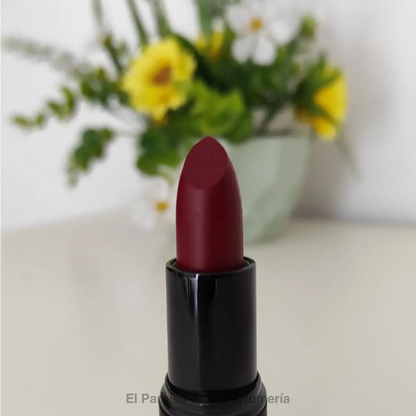 SLEEK True Colour Lipstick Sheen #Cherry - Barra de labios