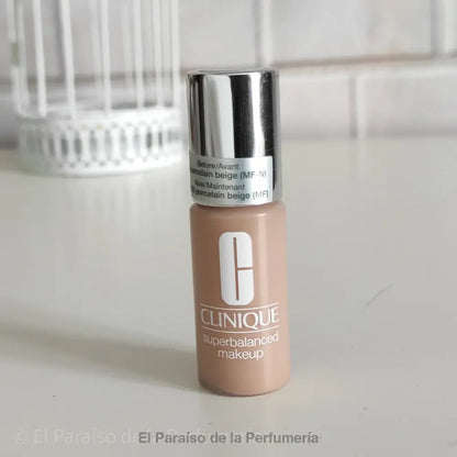 Superbalanced - CN 62 Porcelain Beige - Base de Maquillaje 7 ml - base de maquillaje